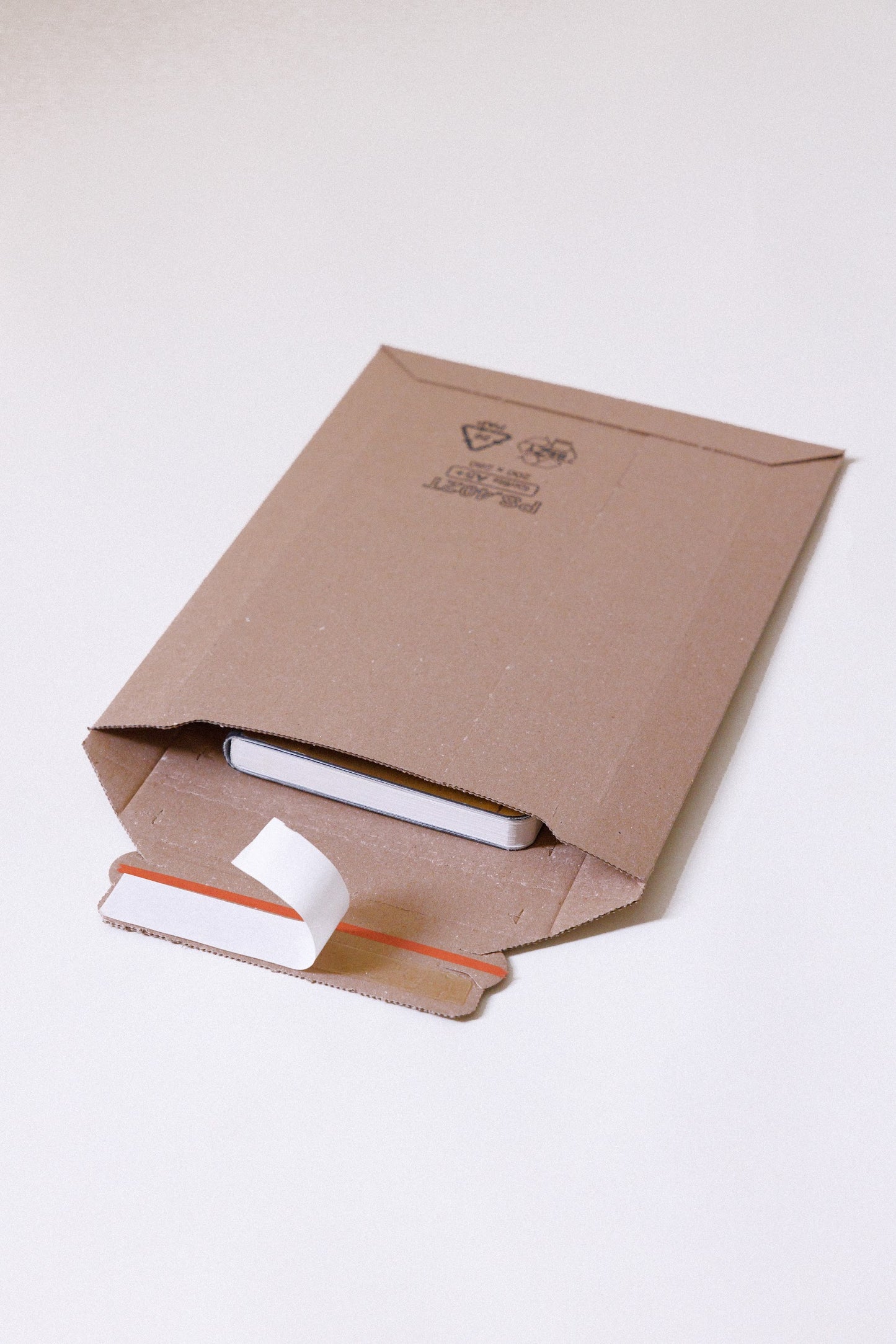 Premium Versandtaschen aus Wellpappe Testliner